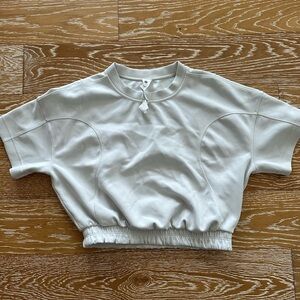 Lululemon Womens Size 4 Light Gray Top